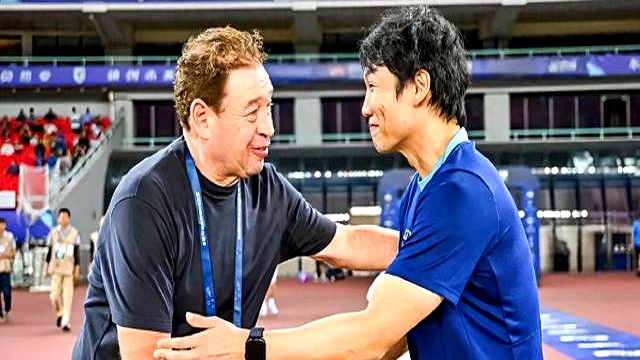 国际比赛日武汉三镇备战意甲，篮板制胜细节曝光，球迷炸锅，身体对抗强度拉满(防守篮板和进攻篮板的区别)-欧博官网